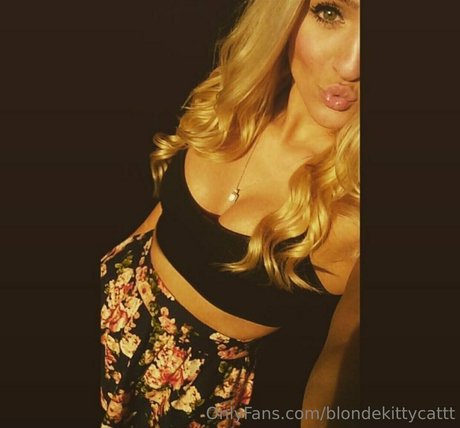 blondekittycattt pretty pornstar gallery