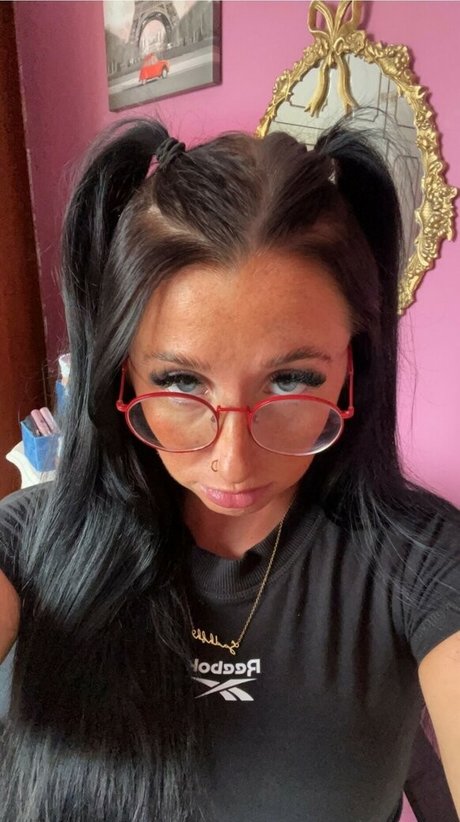 Sadhbh Flemming art star gallery