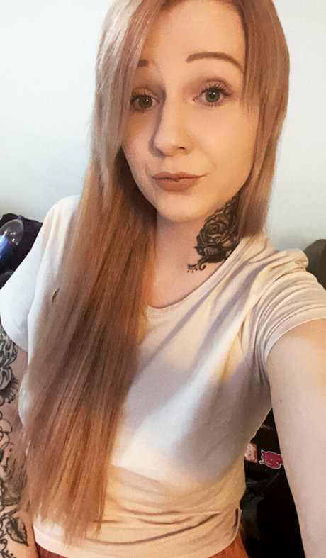 tied onlyfans top pic