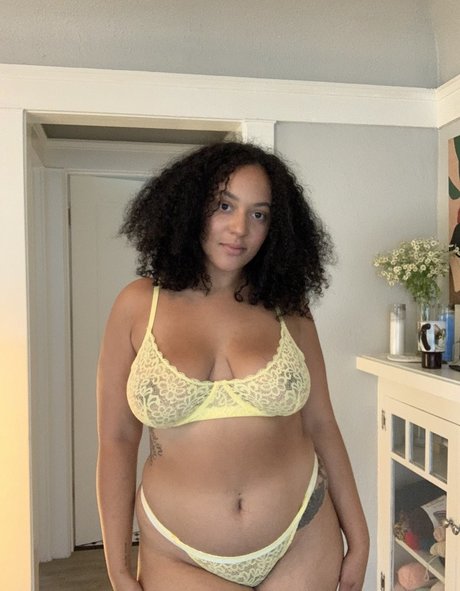 Dreamyriri naked pornstar picture