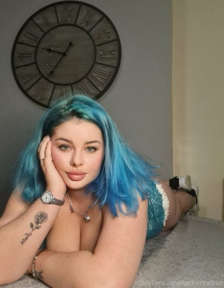 beckybeeofficial star pretty picture