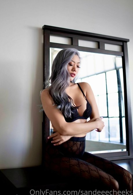 sandeeecheeks model erotic photo