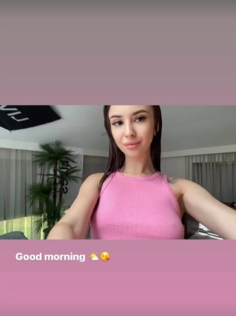 crysstail pornstar naked pic