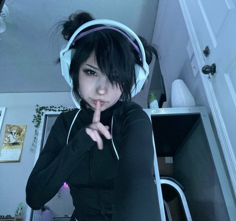 yourluvrgrl nudes actress pic