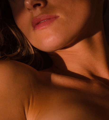 Miacbell pornographic star picture