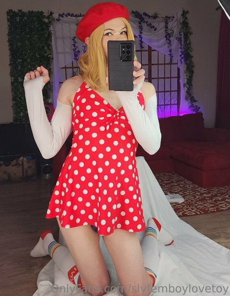 slyfemboylovetoy free actress pic