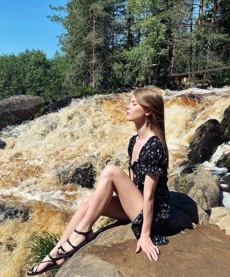 trans teen onlyfans top img