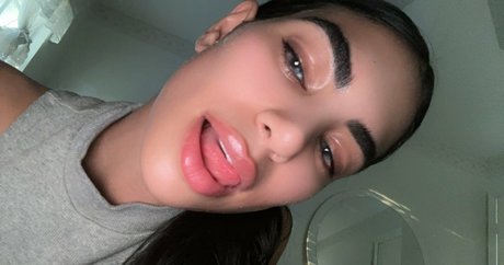 vioti pornstar nude pictures