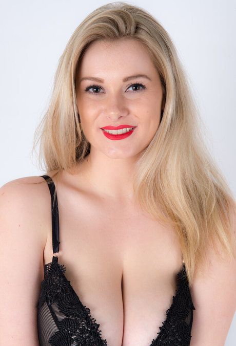 Natalie Juliet Deadman xxx model photos