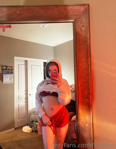 faeluxxx pretty star photo