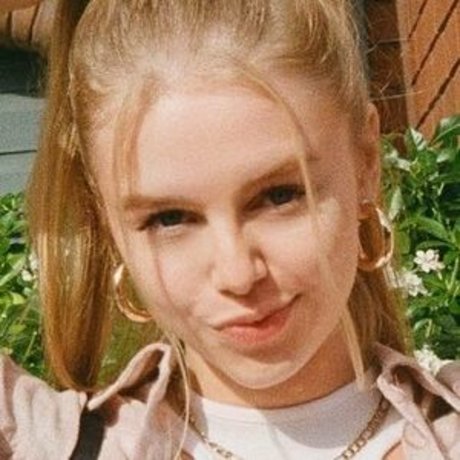 Danielle Shayes star high quality photos