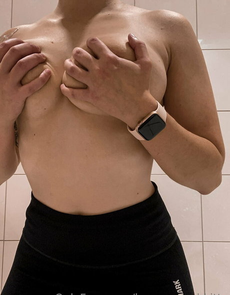 brown eyed kitty model exclusive image