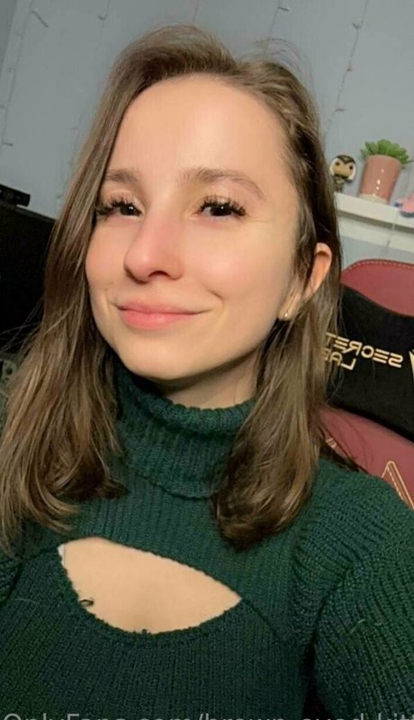 brown eyed kitty model sexy picture