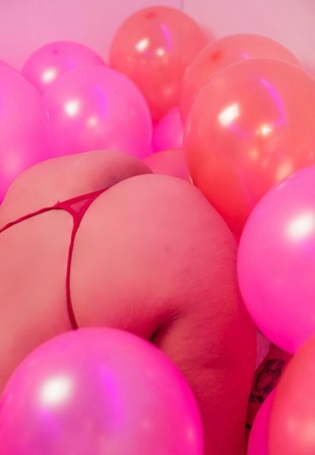 al3gomita best model image