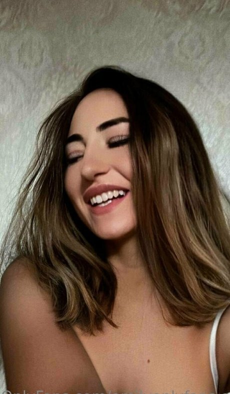 emilyon model nudes picture