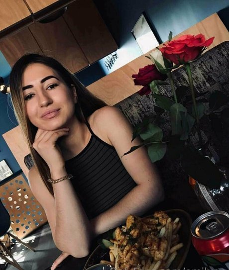 emilyon pornstar sexy photo