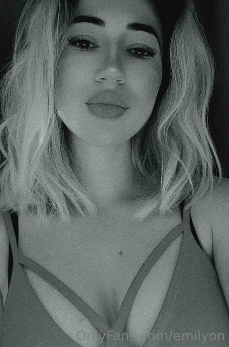 emilyon model sexy gallery