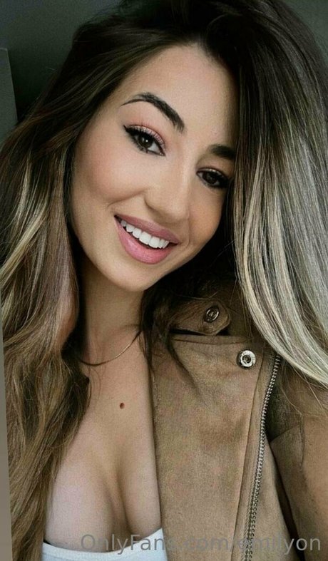 emilyon art pornstar pic