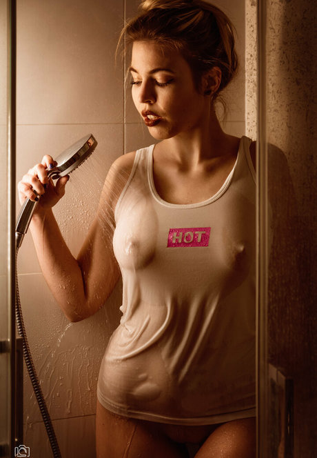 tanned onlyfans beautiful photo