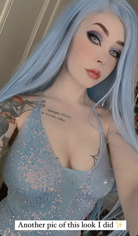 Ember Wolf pretty model photo