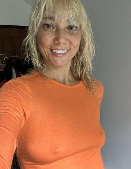 Mommy Di model erotic img