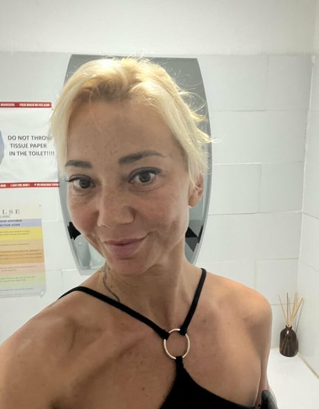 Mommy Di erotic star photos