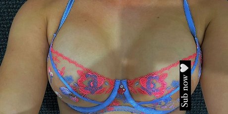 Catherine Belle naked star img