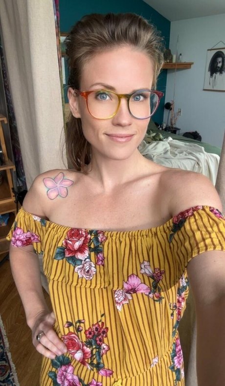 goth milf onlyfans perfect photos