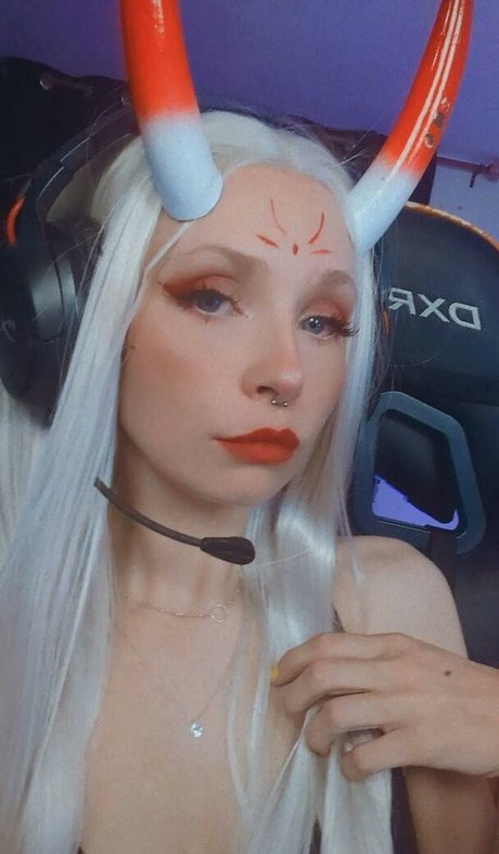 Kamicakes Asmr nude model photo