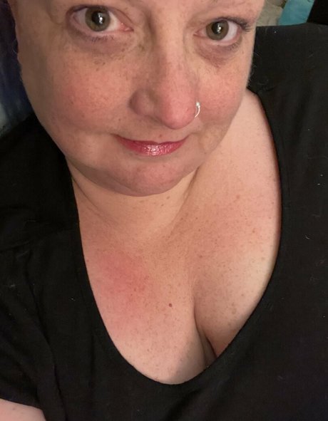 chubby babe onlyfans free naked photo