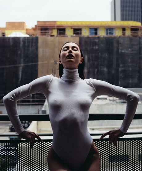 marina mazepa nude model pic