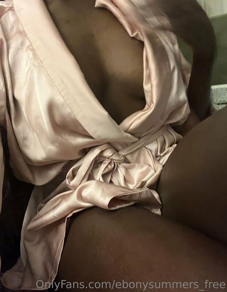 ebonysummers free erotic model pic