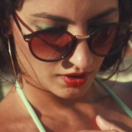 Thamy Caroline naked star galleries