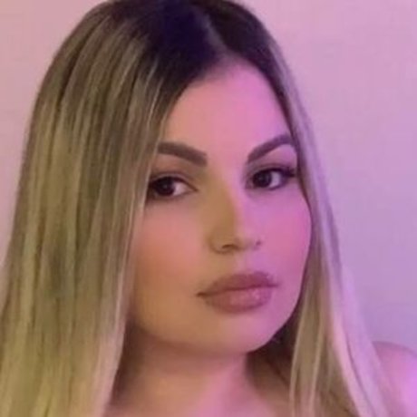 Almaawoo nude model images