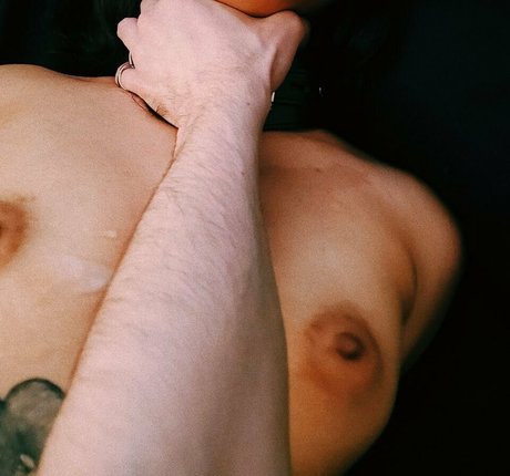 Aelastone art model pic