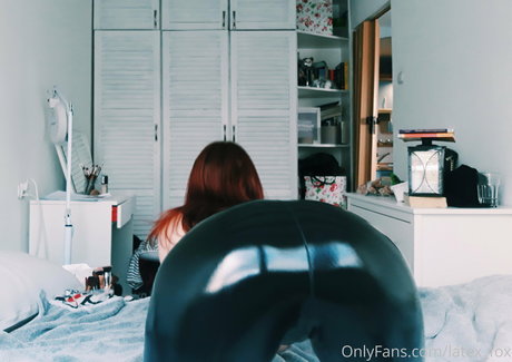 latex fox star naked pic