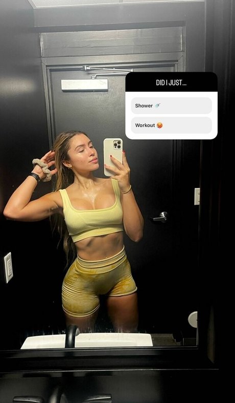 Andrea Paola Carmona sexy star pictures