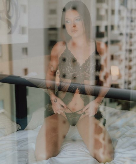 Mandinha model pretty photos