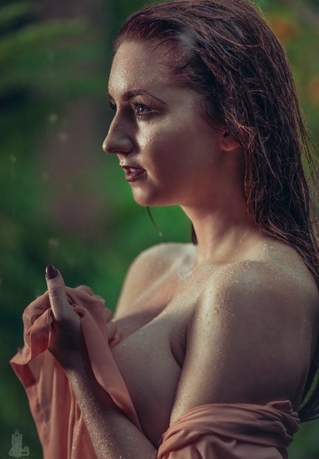 young onlyfans naked image