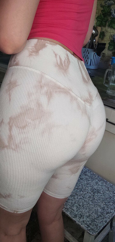 Dirty Tanya Pecus star nude pics