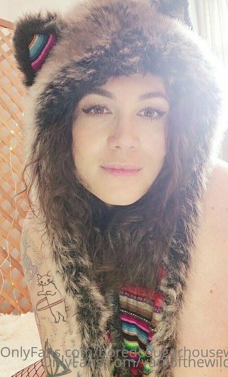 boredcougarhousewife exclusive model photo