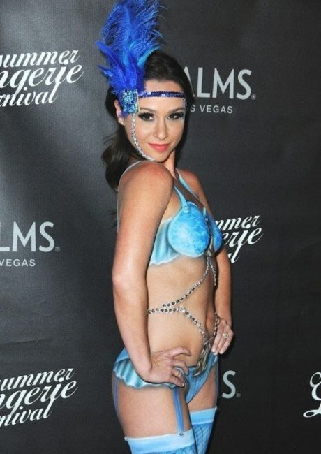 Danielle Harris hd star pictures