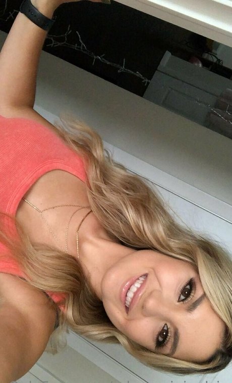 edensoriginalsin model erotic pic