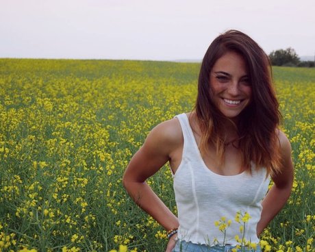 horny girls onlyfans hot sexy photo