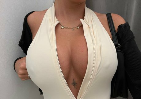 baileyscarlett perfect actress galleries