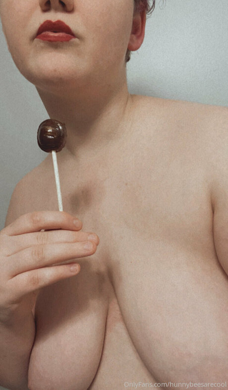 hunnybeesarecool sexy actress picture