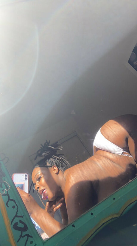 mochaa xx sexy pornstar picture