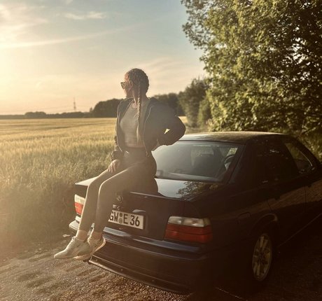 lesbian fingering onlyfans hot sex photos