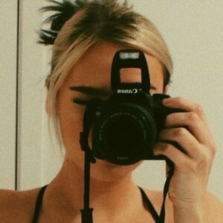 mollyomaliamollyomaliaaa free actress image