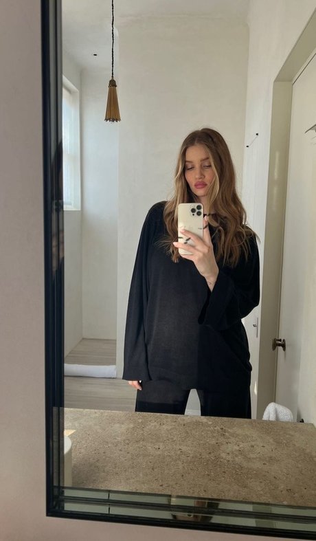 Rosie HW_ xxx star photo